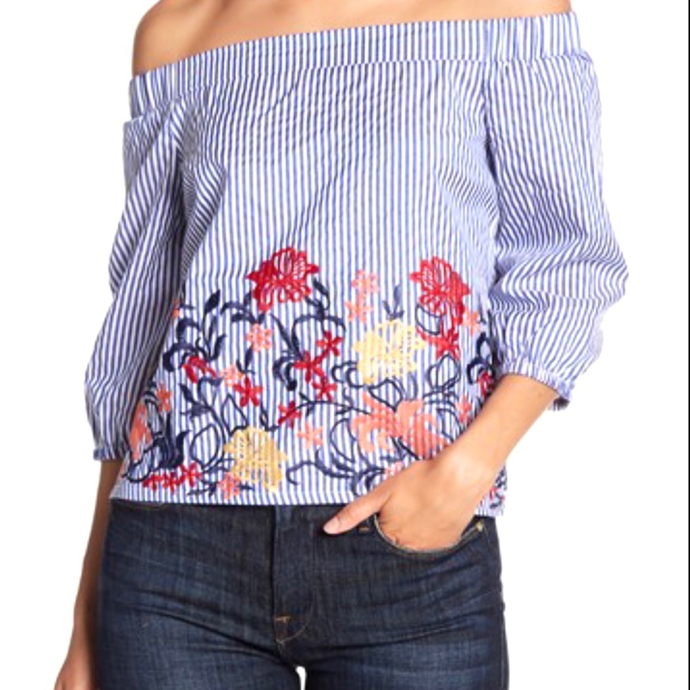 Romeo+Juliet Couture Off Shoulder Peasant Embroidered Top